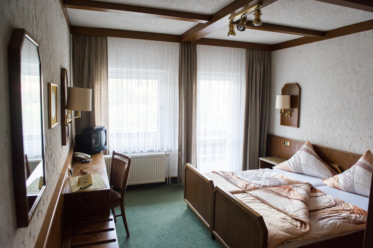 Weigands Hotel Peter Reinhardshagen Zimmer foto